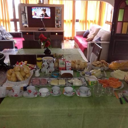 Hospedaria Divina Adega Guest House กาโบฟรีโอ ภายนอก รูปภาพ