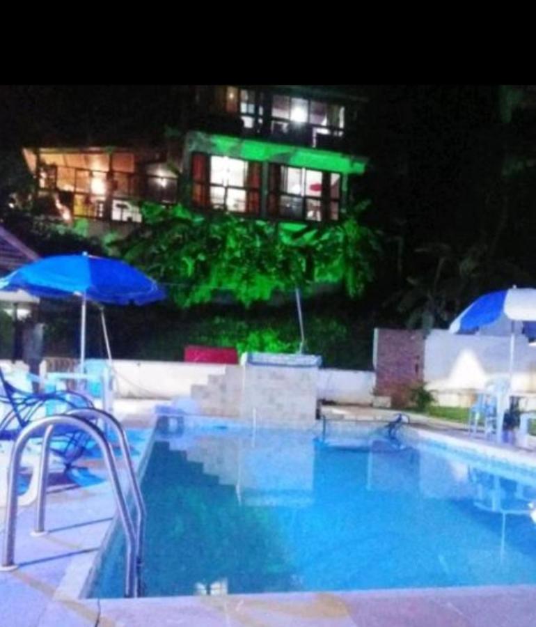 Hospedaria Divina Adega Guest House กาโบฟรีโอ ภายนอก รูปภาพ